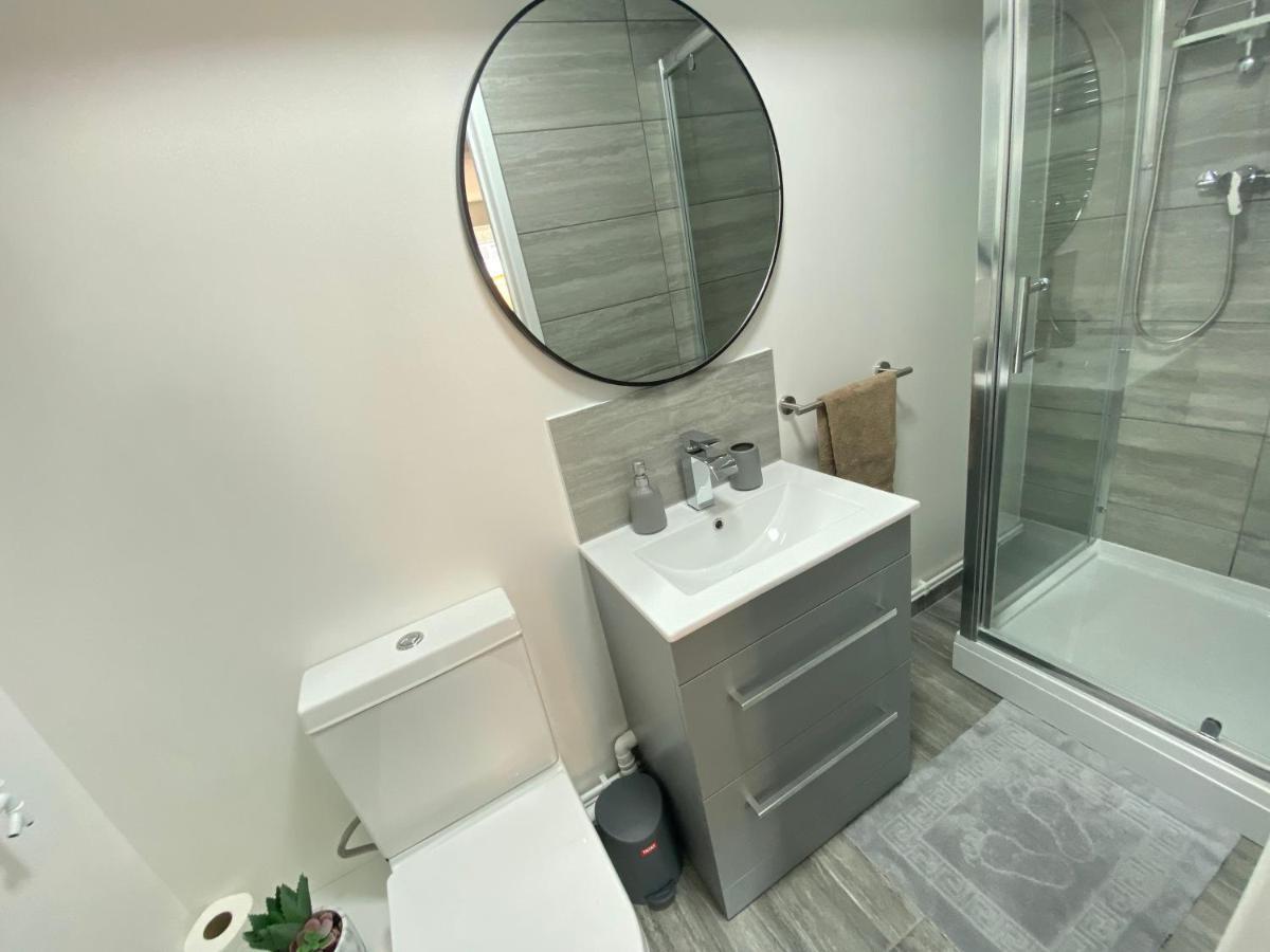 Cristina Modern Hotel Horley Luaran gambar