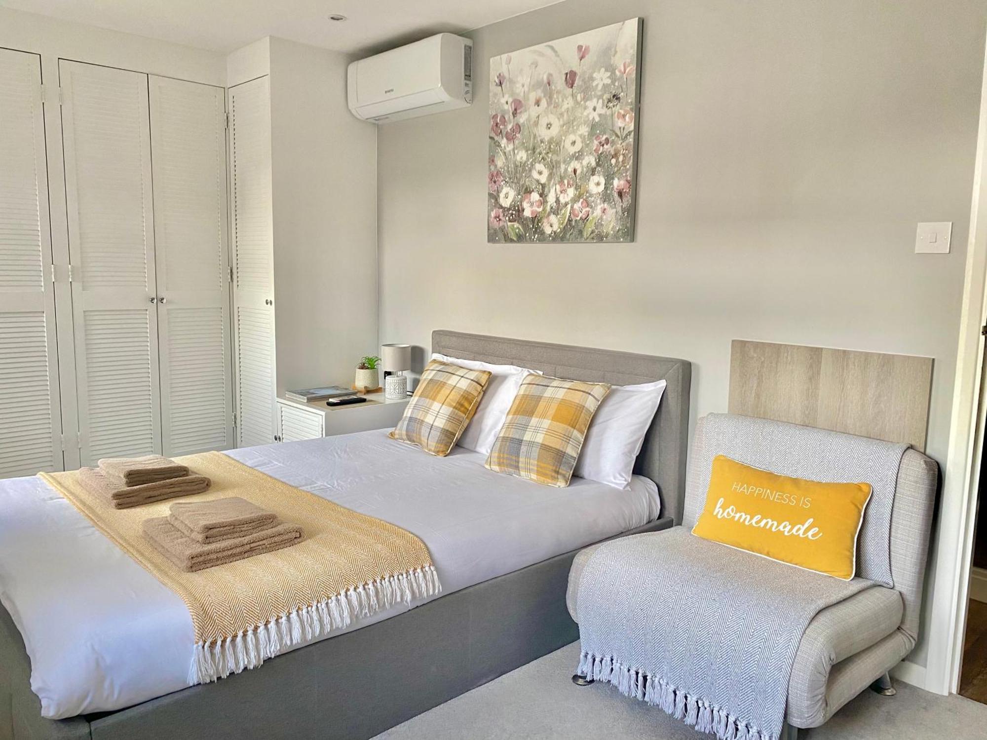 Cristina Modern Hotel Horley Luaran gambar