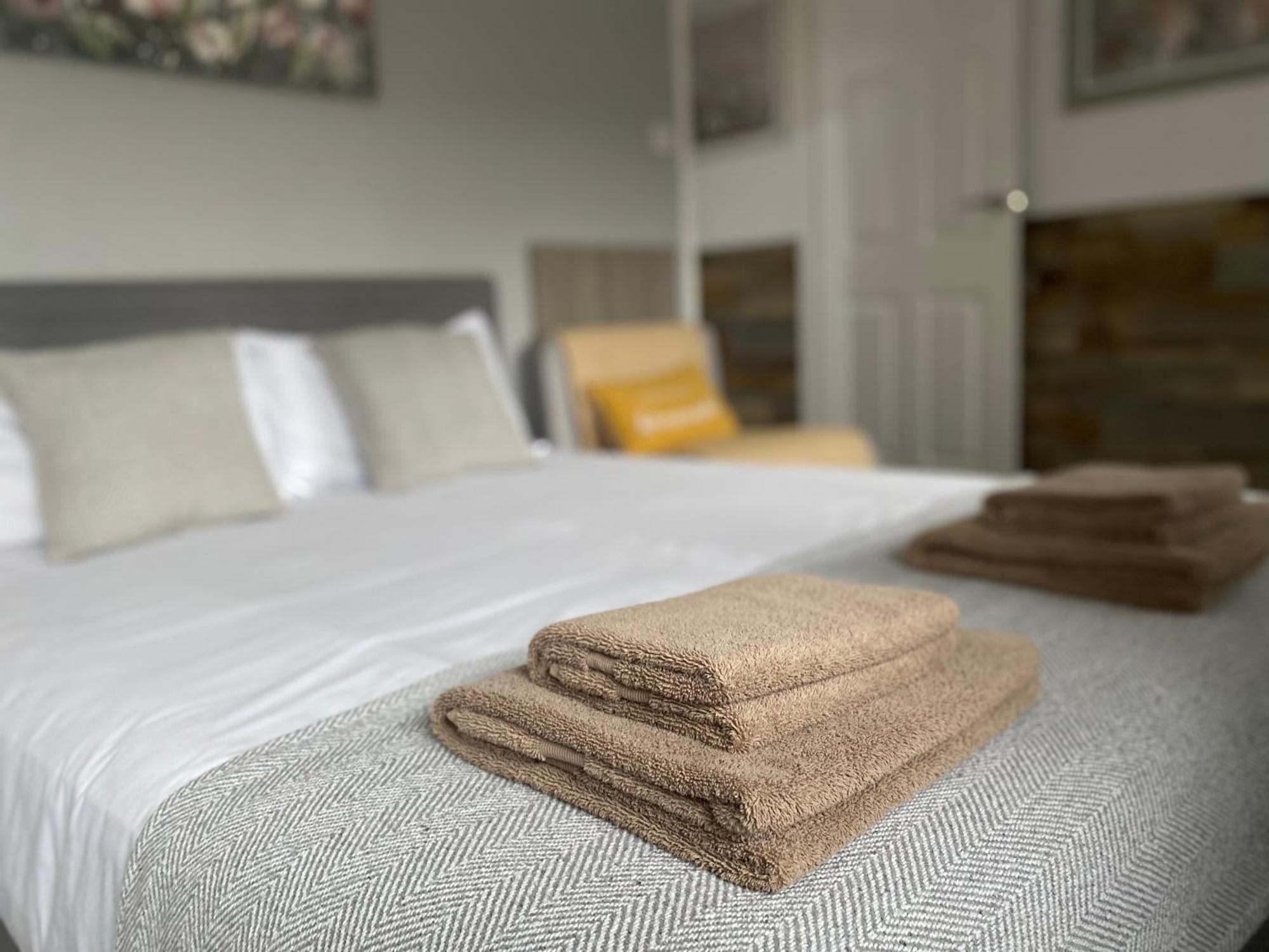 Cristina Modern Hotel Horley Luaran gambar